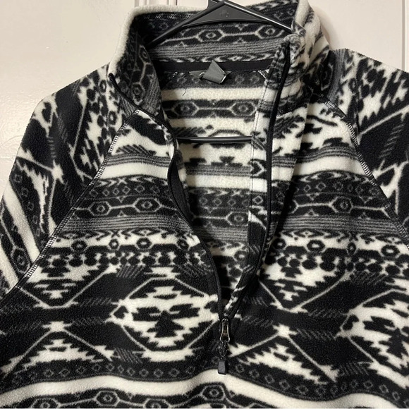 EDDIE BAUER Lightweight Aztec Print Fleece Half Zip black‎ white Size L - Picture 5 of 10
